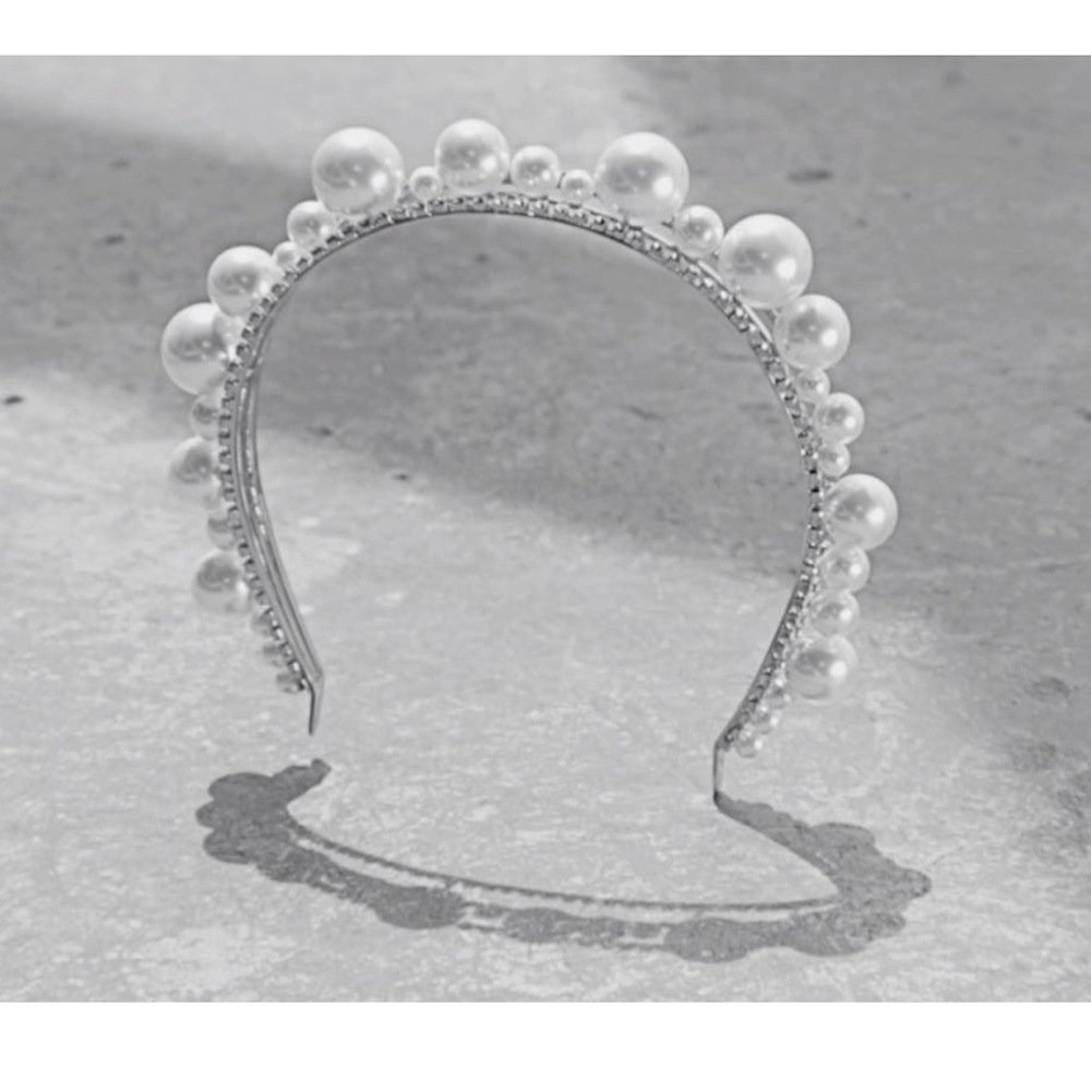 Givenchy pearl embellished Ariana Grande headband
